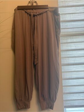 Any body Soft Taupe Jogger Pants with Gathered Cuffs size 1XP  buttery fabric